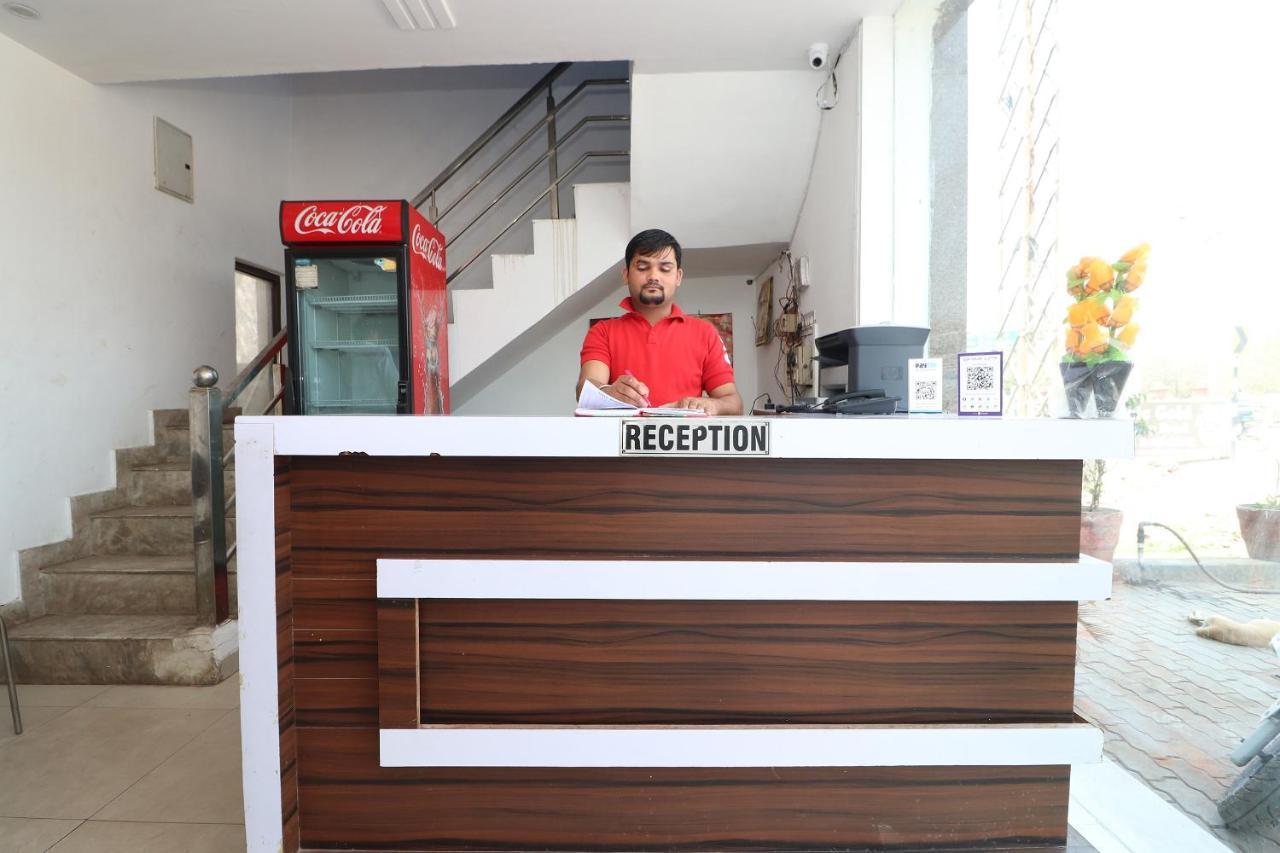 Hotel Four Seasons Agra  Zewnętrze zdjęcie
